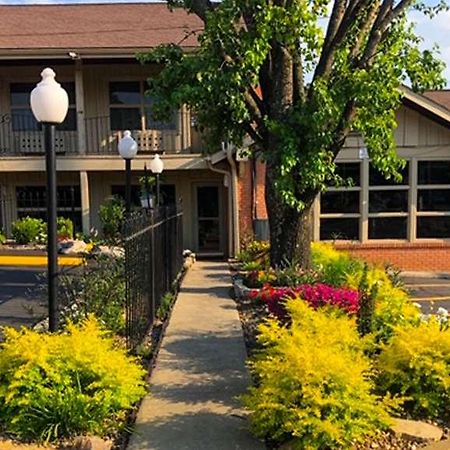 Charles Wesley Motor Lodge Downtown Broken Bow- Hochatown Esterno foto