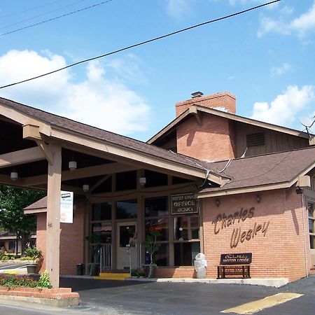 Charles Wesley Motor Lodge Downtown Broken Bow- Hochatown Esterno foto