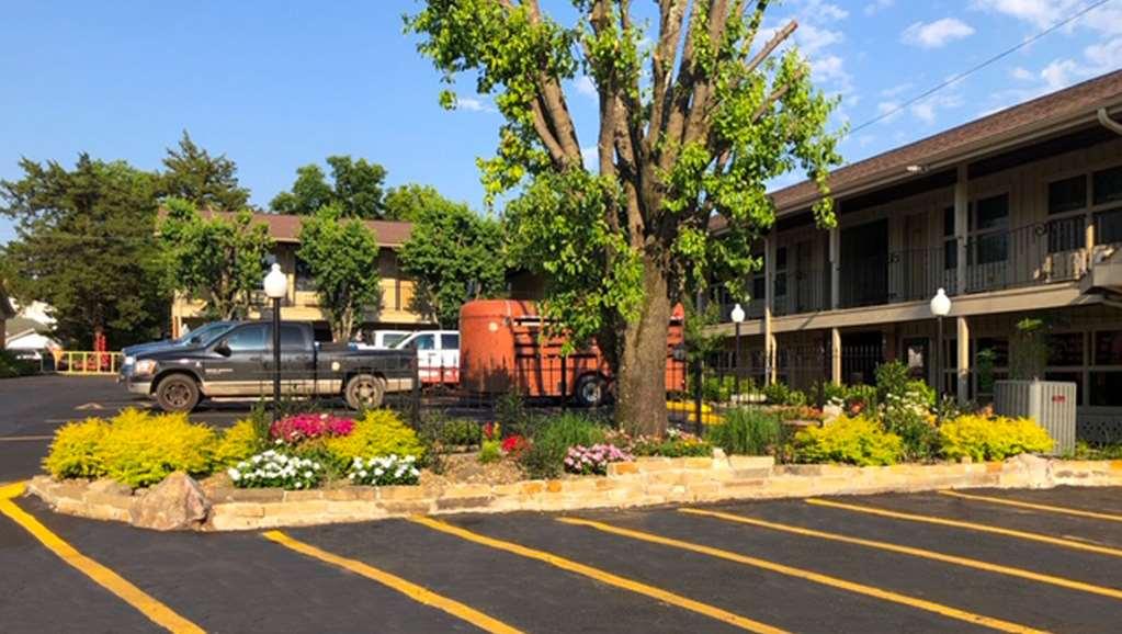 Charles Wesley Motor Lodge Downtown Broken Bow- Hochatown Esterno foto