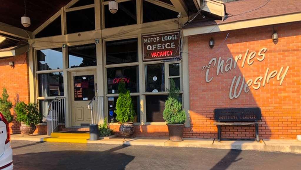 Charles Wesley Motor Lodge Downtown Broken Bow- Hochatown Esterno foto