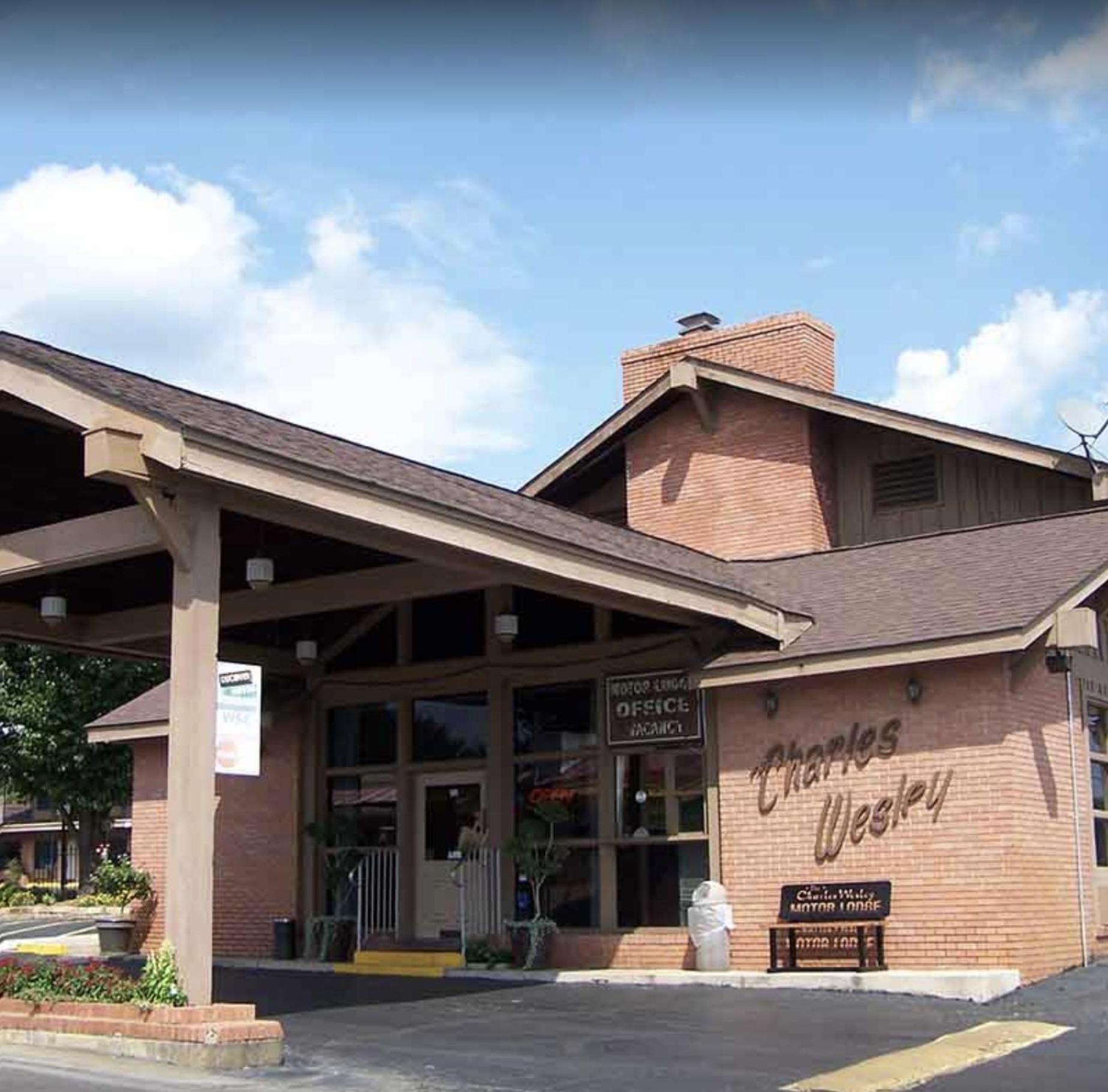 Charles Wesley Motor Lodge Downtown Broken Bow- Hochatown Esterno foto