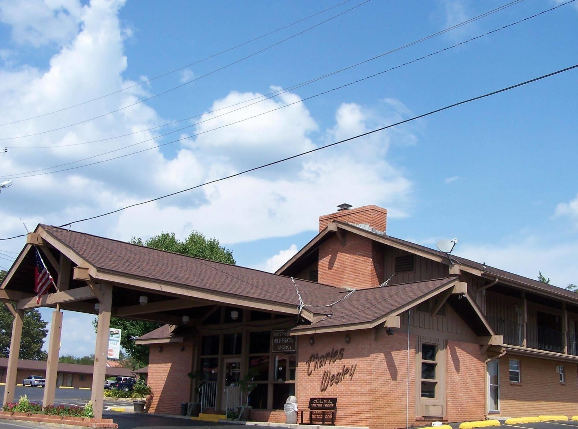 Charles Wesley Motor Lodge Downtown Broken Bow- Hochatown Esterno foto