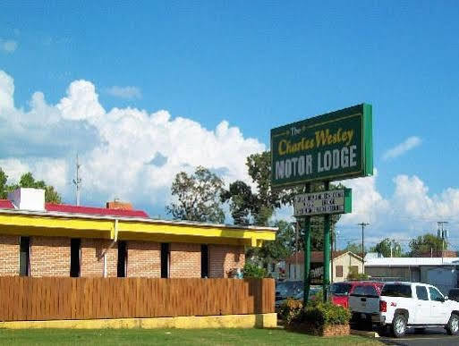 Charles Wesley Motor Lodge Downtown Broken Bow- Hochatown Esterno foto