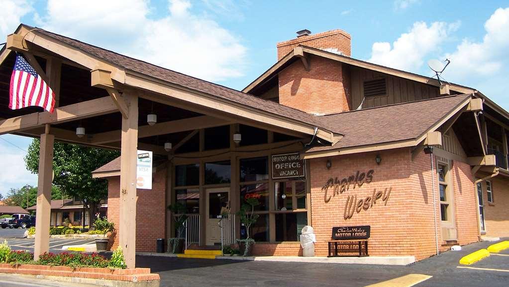 Charles Wesley Motor Lodge Downtown Broken Bow- Hochatown Esterno foto