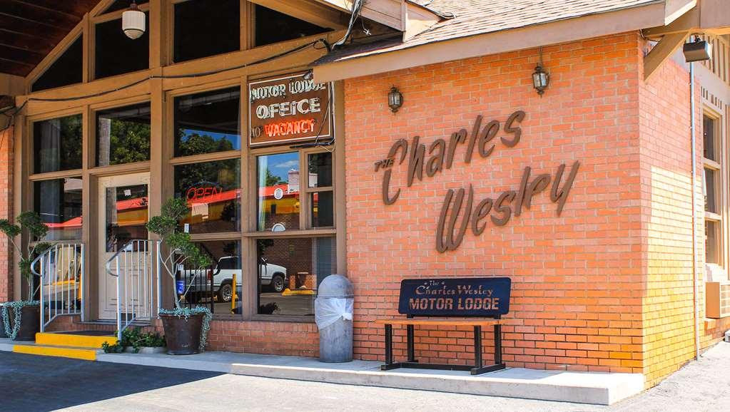 Charles Wesley Motor Lodge Downtown Broken Bow- Hochatown Esterno foto